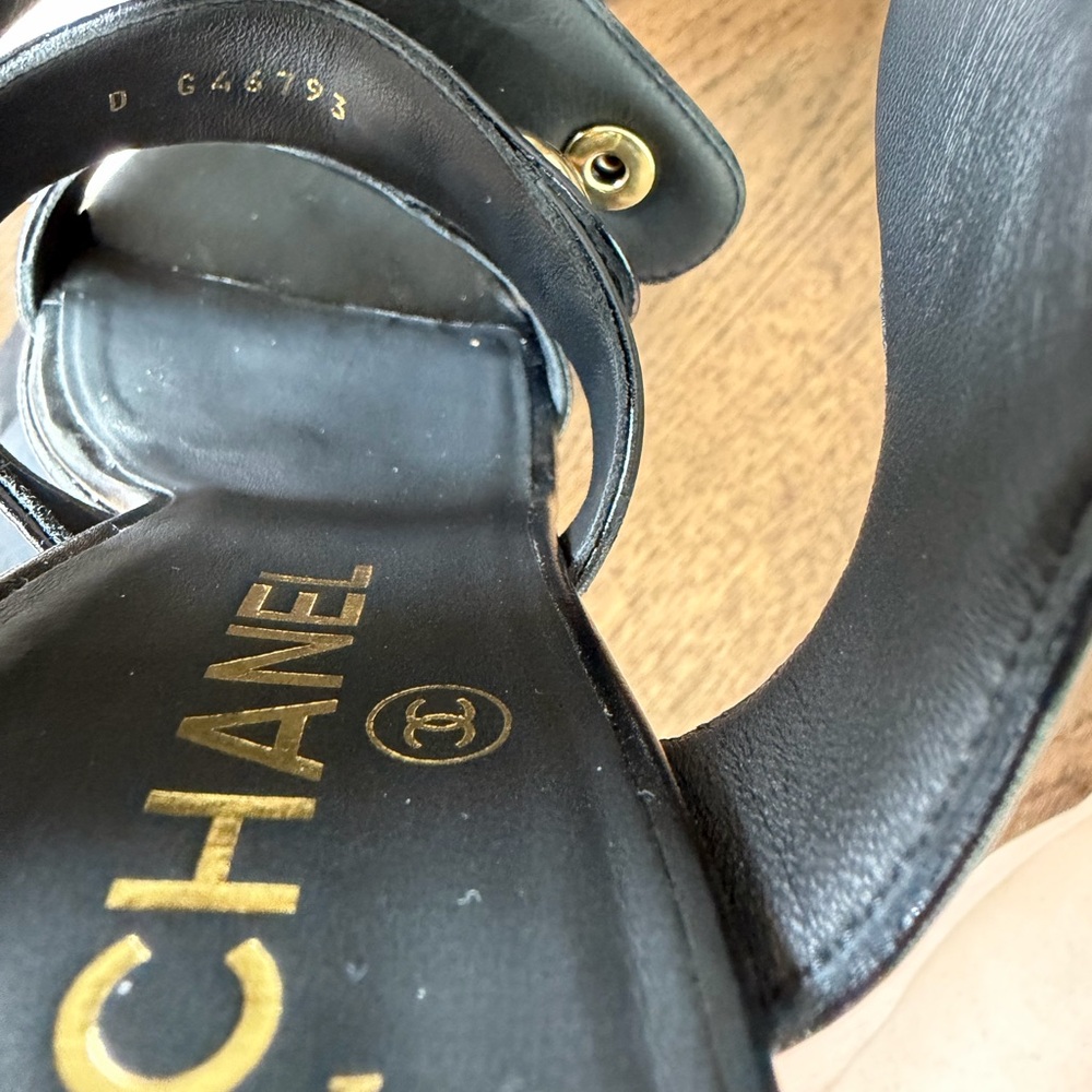 CHANEL Studio CC sandals black size EU38 - Picture 8 of 16